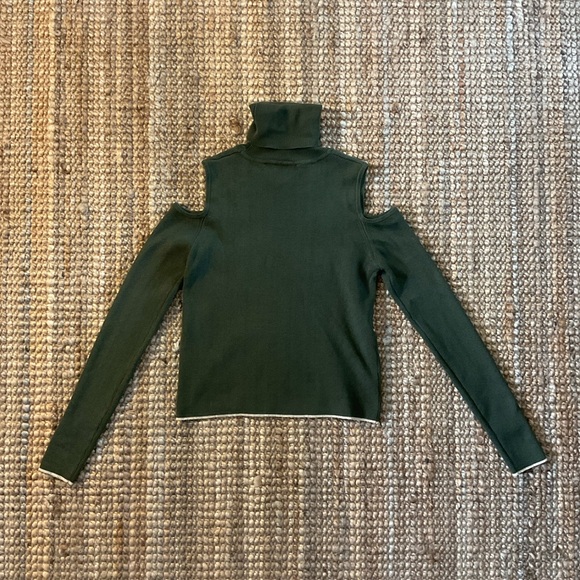 Cold Shoulder Long Sleeve Turtleneck - Green - Picture 1 of 5